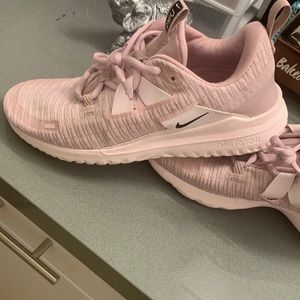 Nike renew light pink shoes